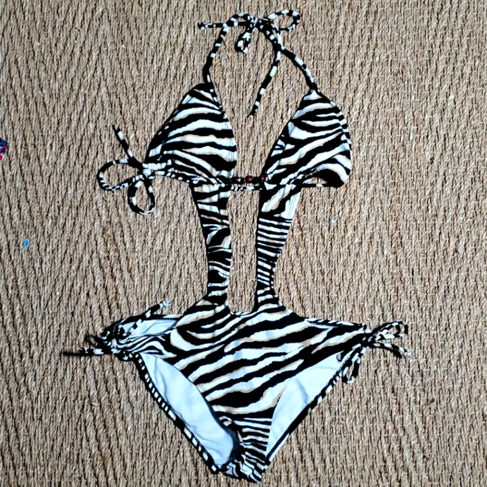 Apollo swim size large.